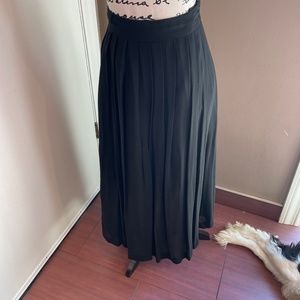 Vintage Jones New York crepe pleated skirt